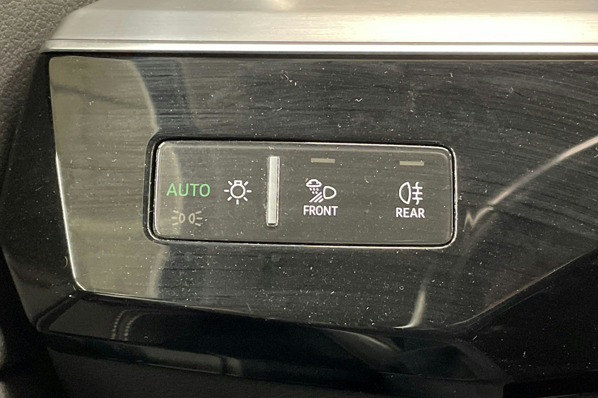 met. harmaa Audi Q8 e-tron 2024 kuva 26.