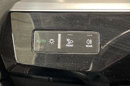 met. harmaa Audi Q8 e-tron 2024 kuva 26.