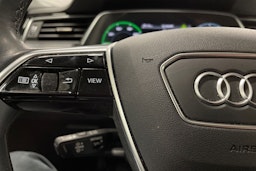 met. harmaa Audi Q8 e-tron 2024 kuva 27.