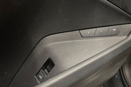 met. harmaa Audi Q8 e-tron 2024 kuva 29.