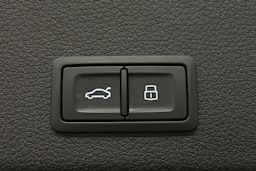 harmaa Audi Q8 e-tron 2024 kuva 15.