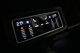 harmaa Audi Q8 e-tron 2024 kuva 16.
