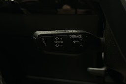harmaa Audi Q8 e-tron 2024 kuva 21.
