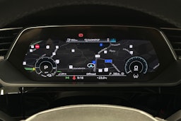 harmaa Audi Q8 e-tron 2024 kuva 24.