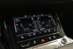 harmaa Audi Q8 e-tron 2024 kuva 34.