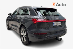 harmaa Audi Q8 e-tron 2024 kuva 3.