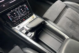 harmaa Audi Q8 e-tron 2024 kuva 26.
