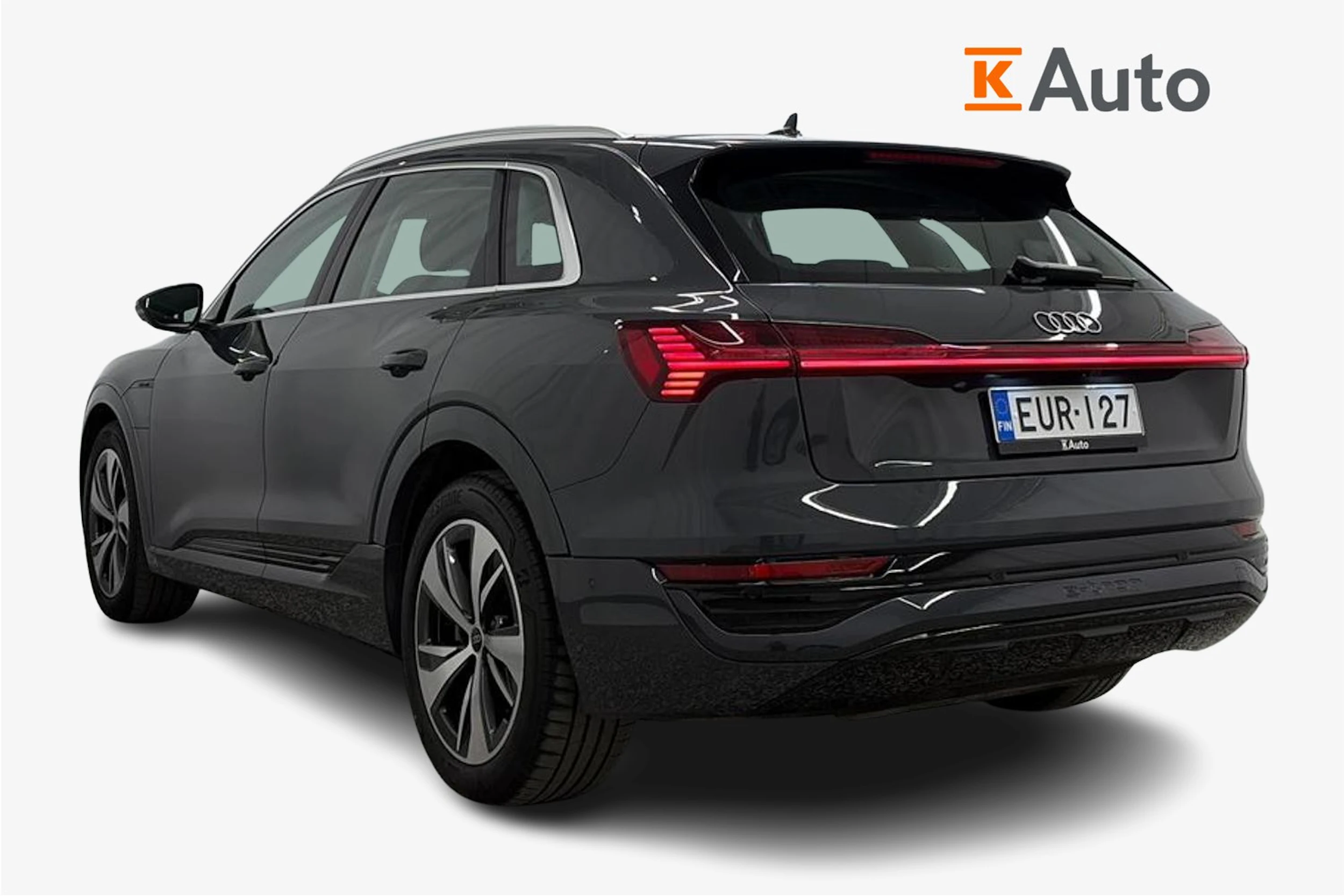 harmaa Audi Q8 e-tron 2024 kuva 2.