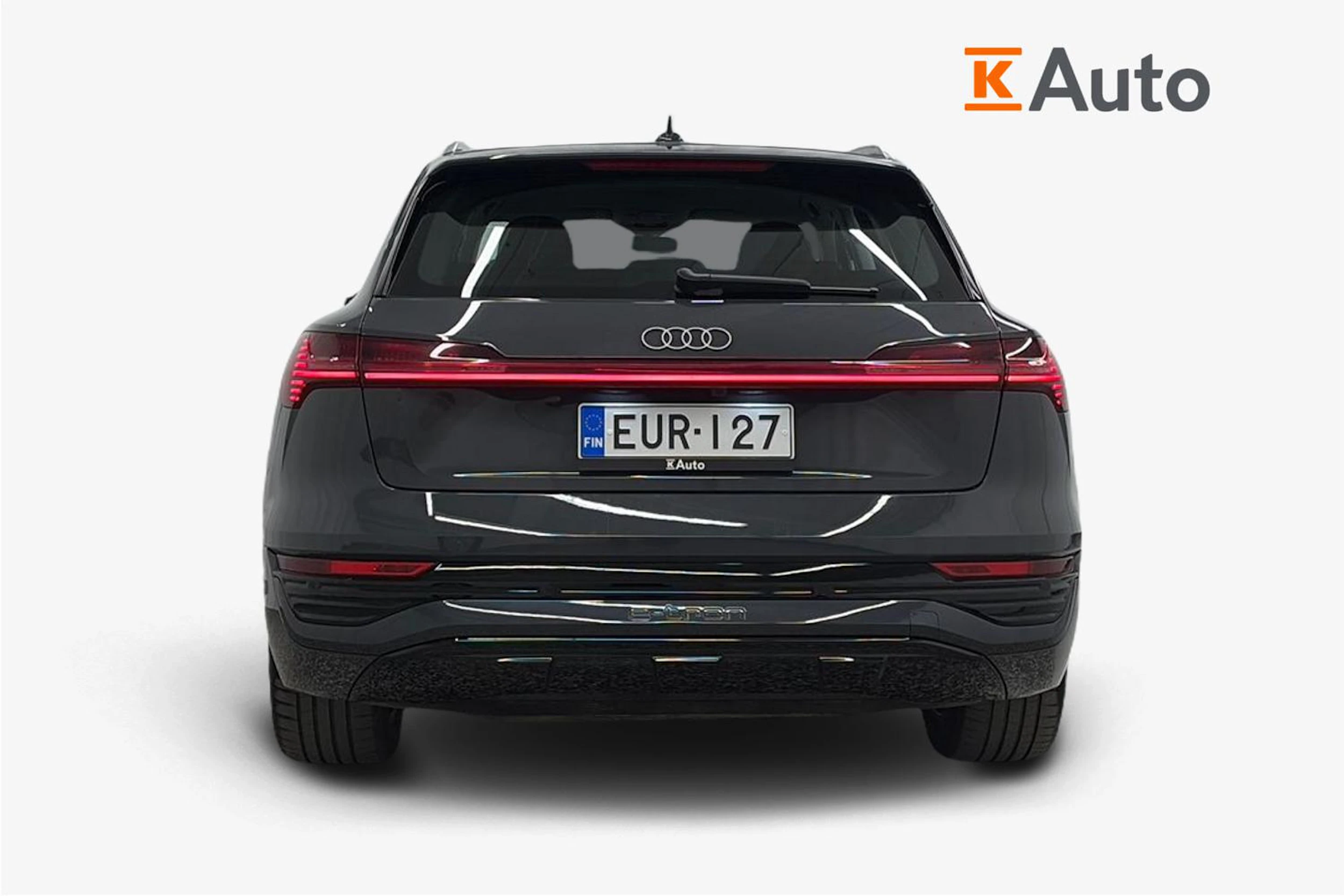 harmaa Audi Q8 e-tron 2024 kuva 3.