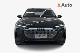 harmaa Audi Q8 e-tron 2024 kuva 4.