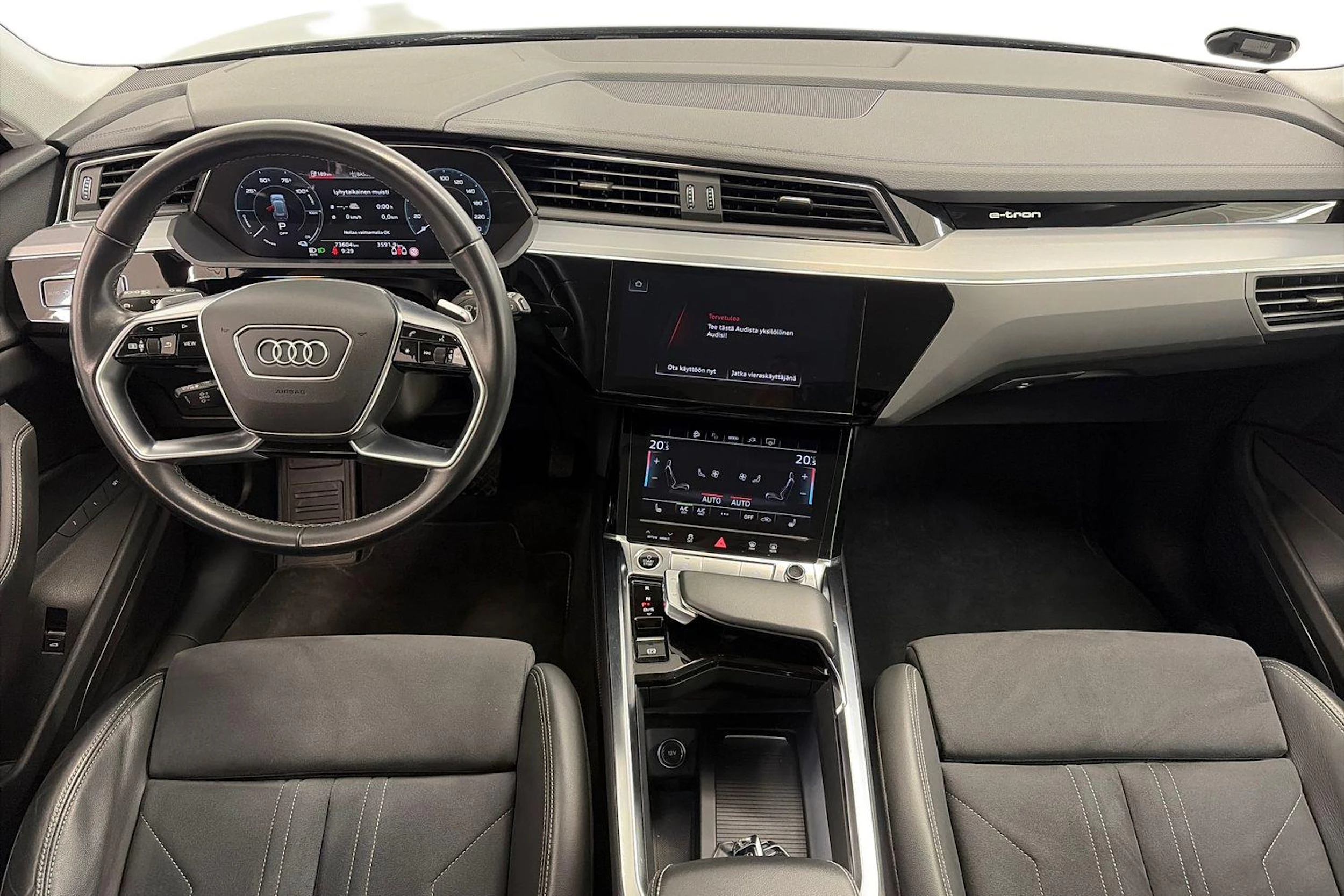 harmaa Audi Q8 e-tron 2024 kuva 7.