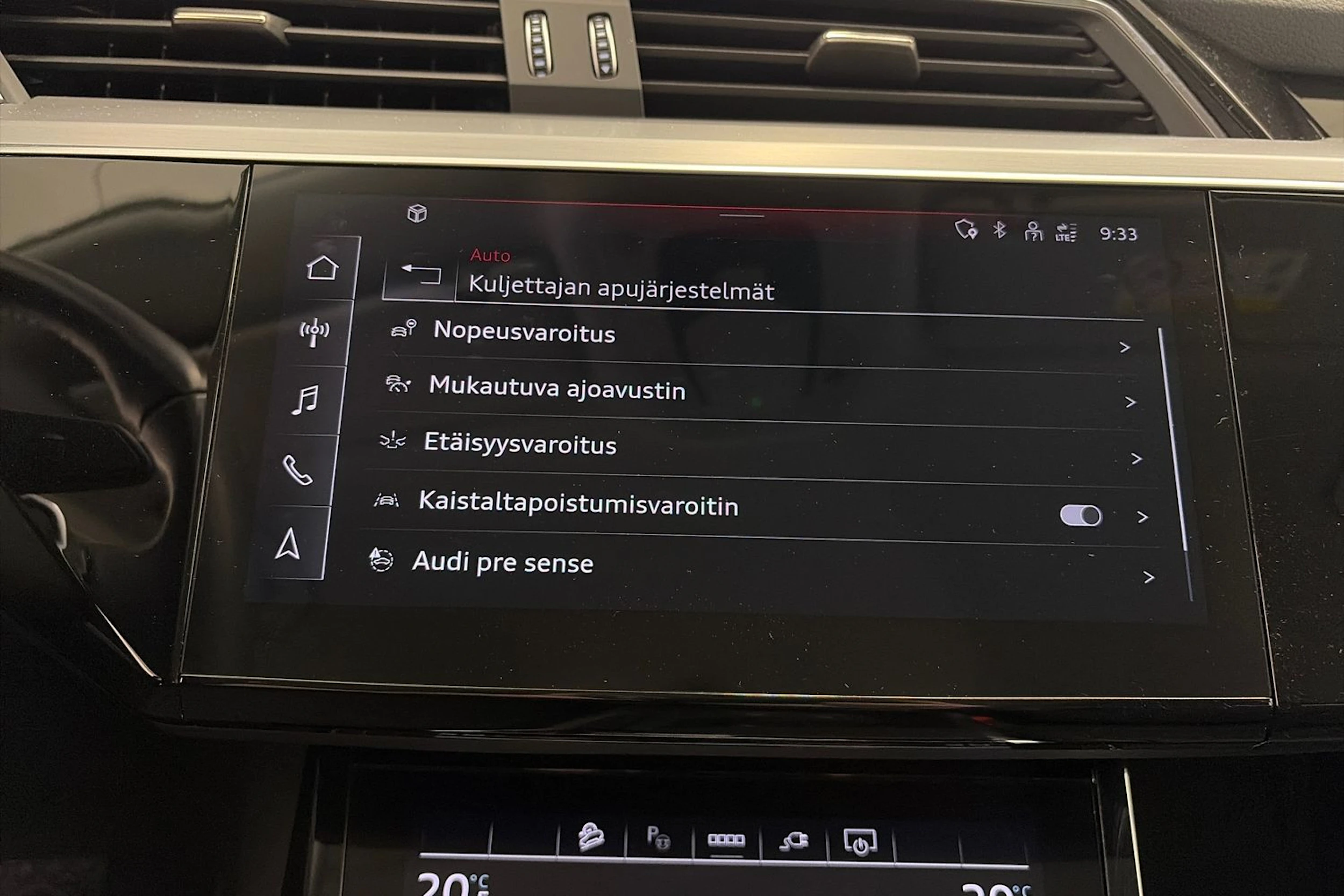 harmaa Audi Q8 e-tron 2024 kuva 25.