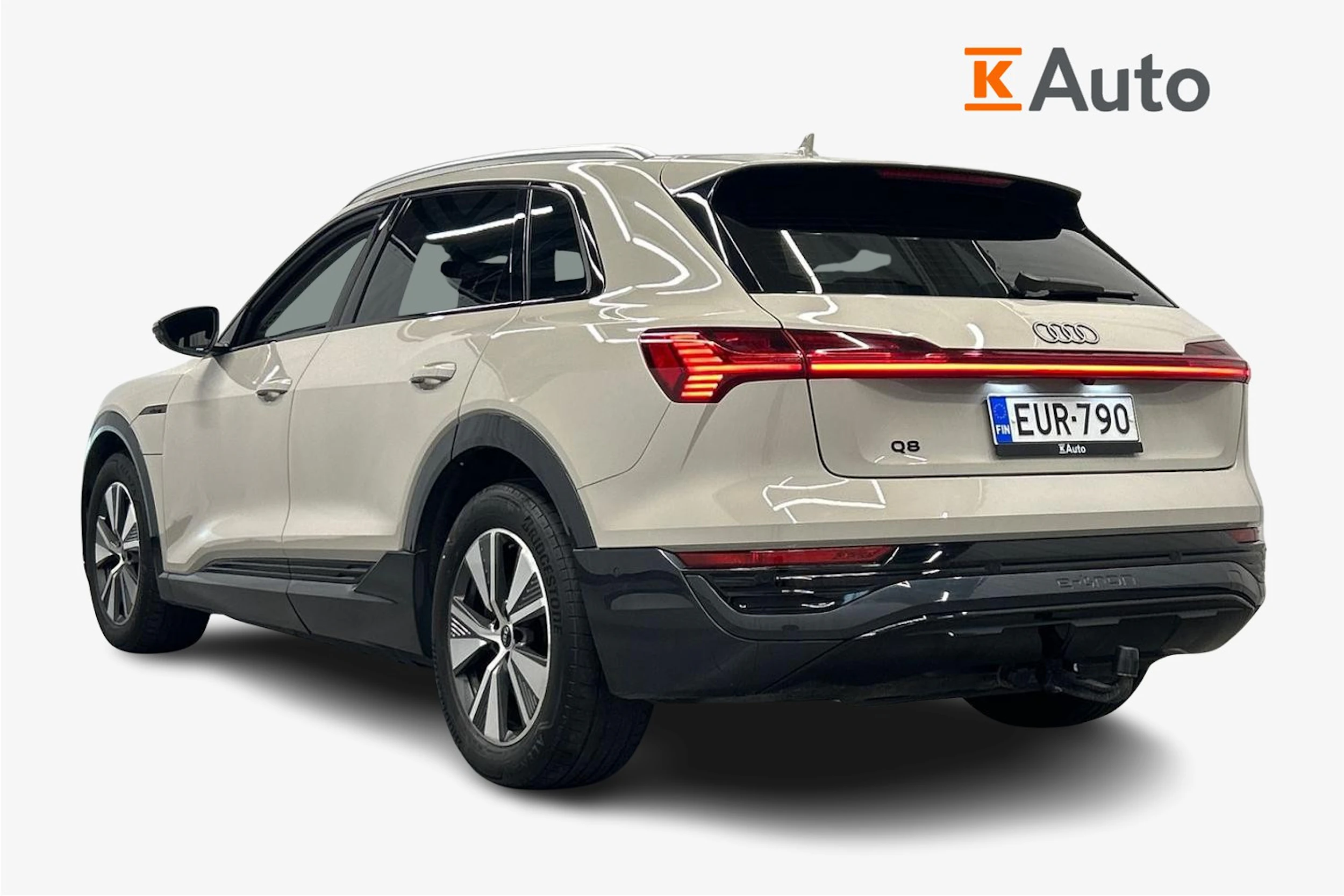 met. ruskea (beige) Audi Q8 e-tron 2024 kuva 2.