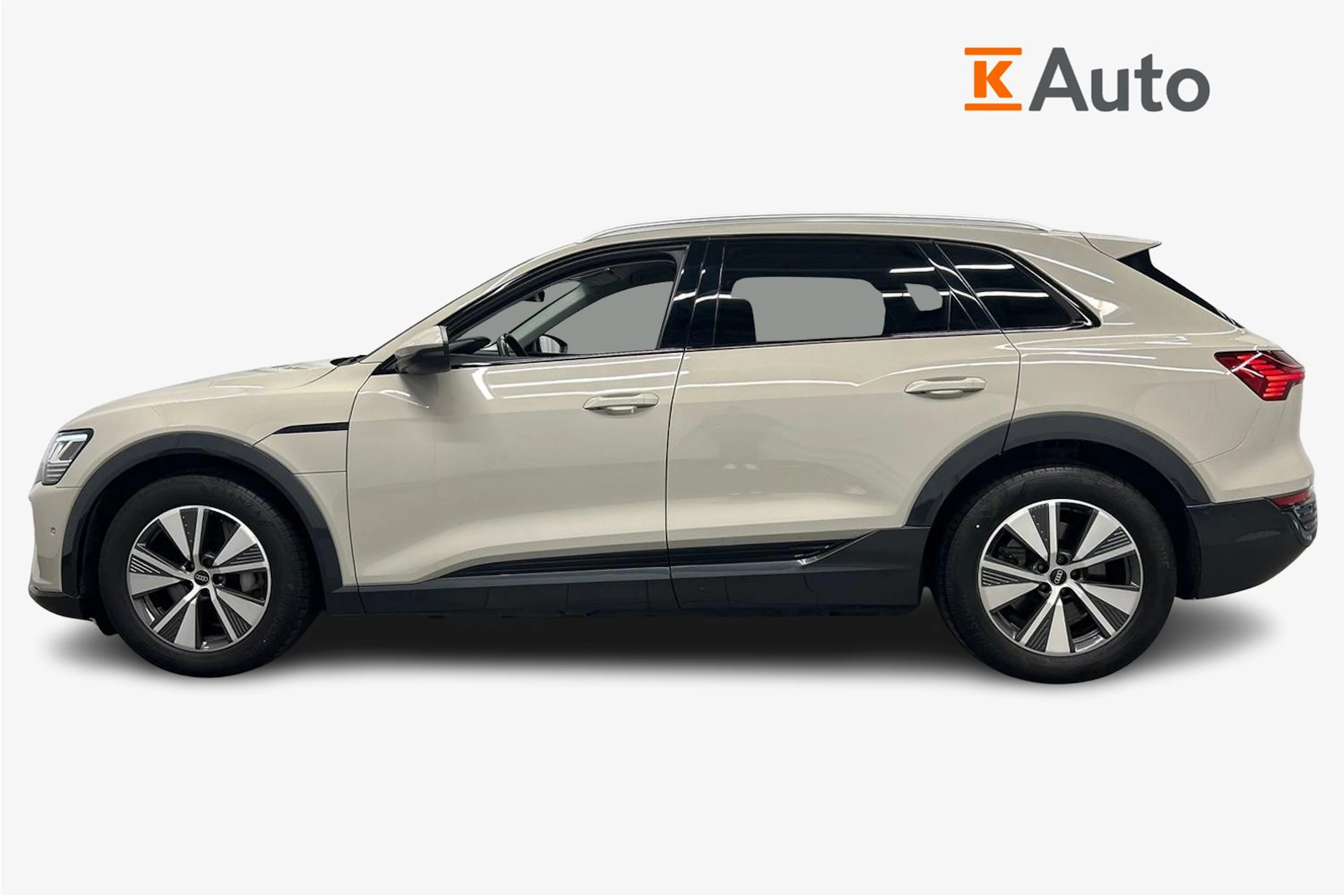 met. ruskea (beige) Audi Q8 e-tron 2024 kuva 5.