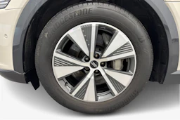 met. ruskea (beige) Audi Q8 e-tron 2024 kuva 9.