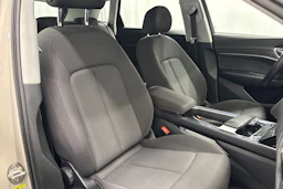 met. ruskea (beige) Audi Q8 e-tron 2024 kuva 11.