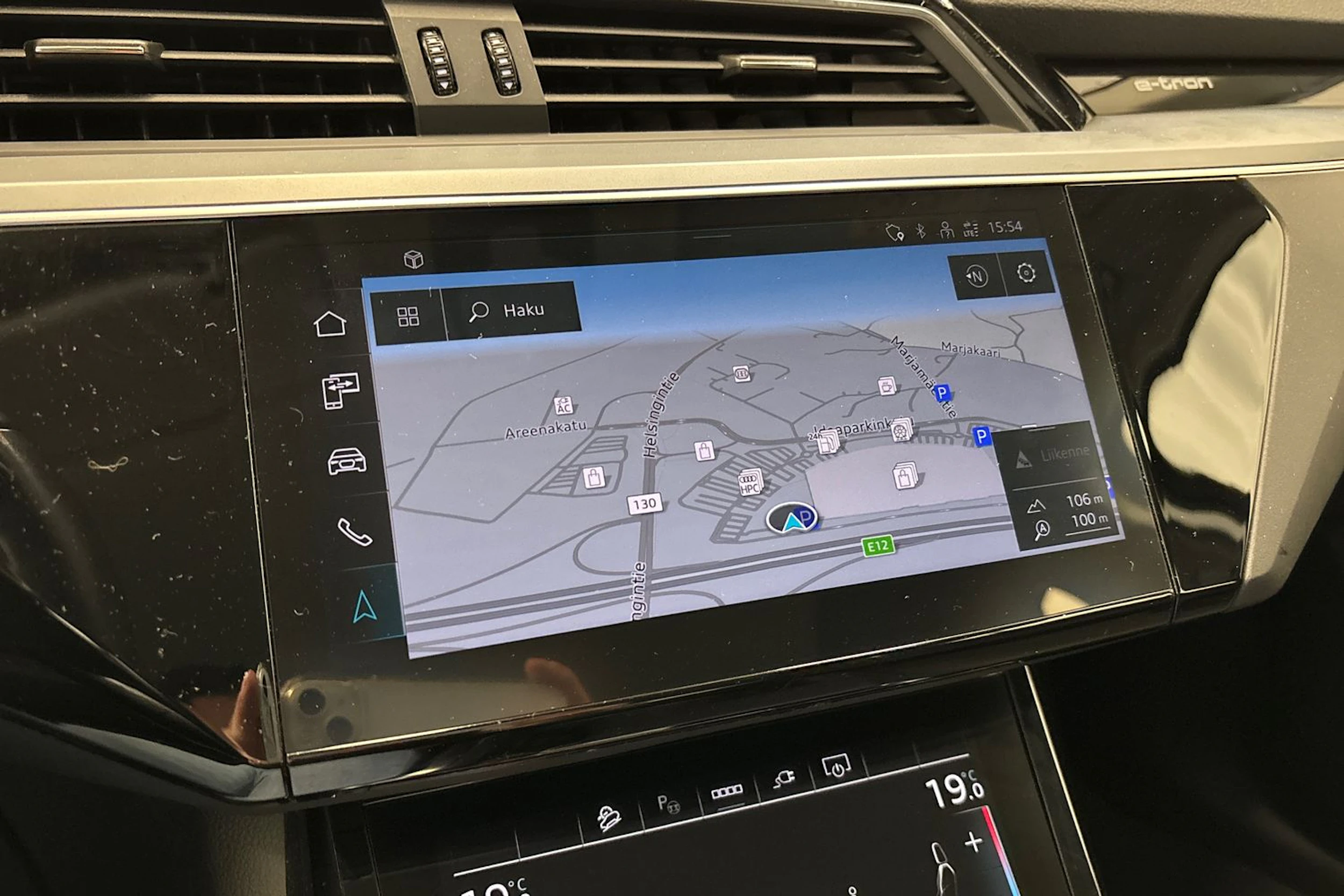 met. ruskea (beige) Audi Q8 e-tron 2024 kuva 20.