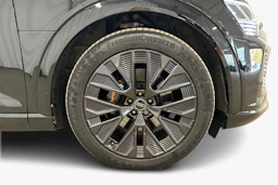 musta Audi Q8 e-tron 2024 kuva 9.