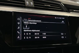 musta Audi Q8 e-tron 2024 kuva 19.