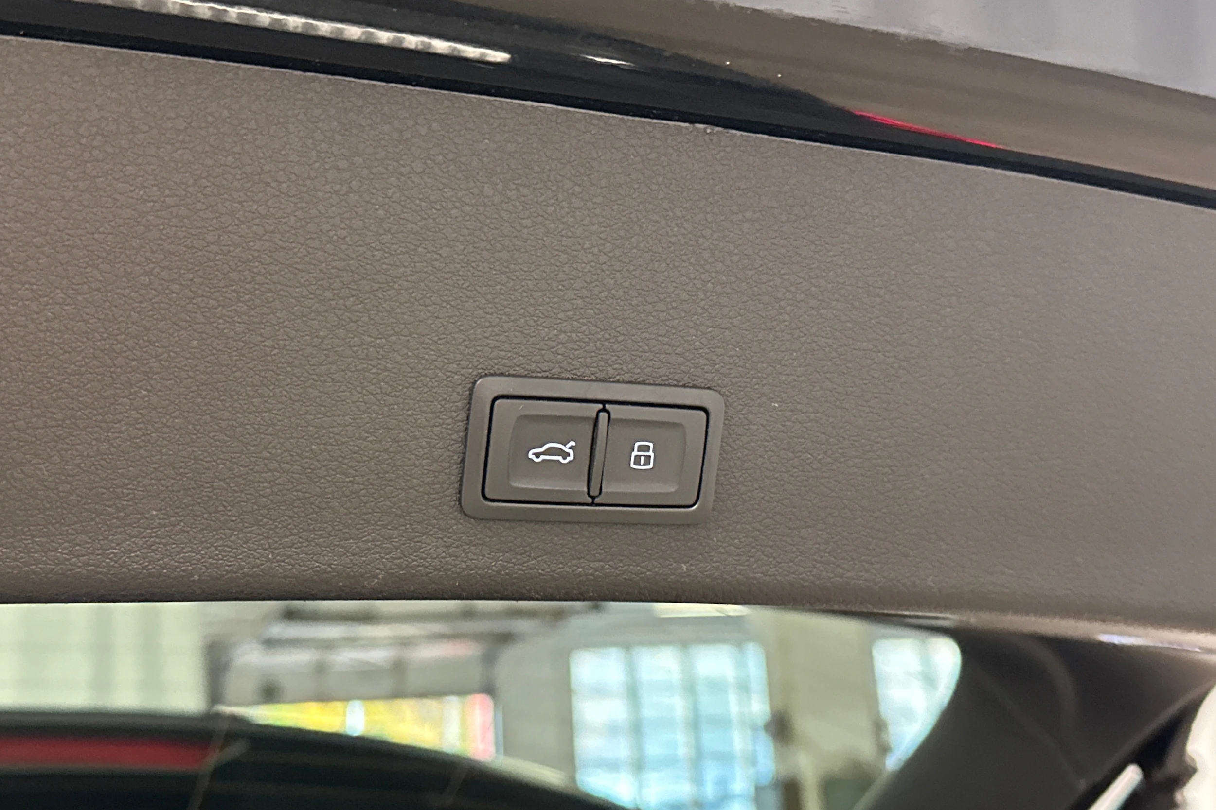 musta Audi Q8 e-tron 2024 kuva 30.