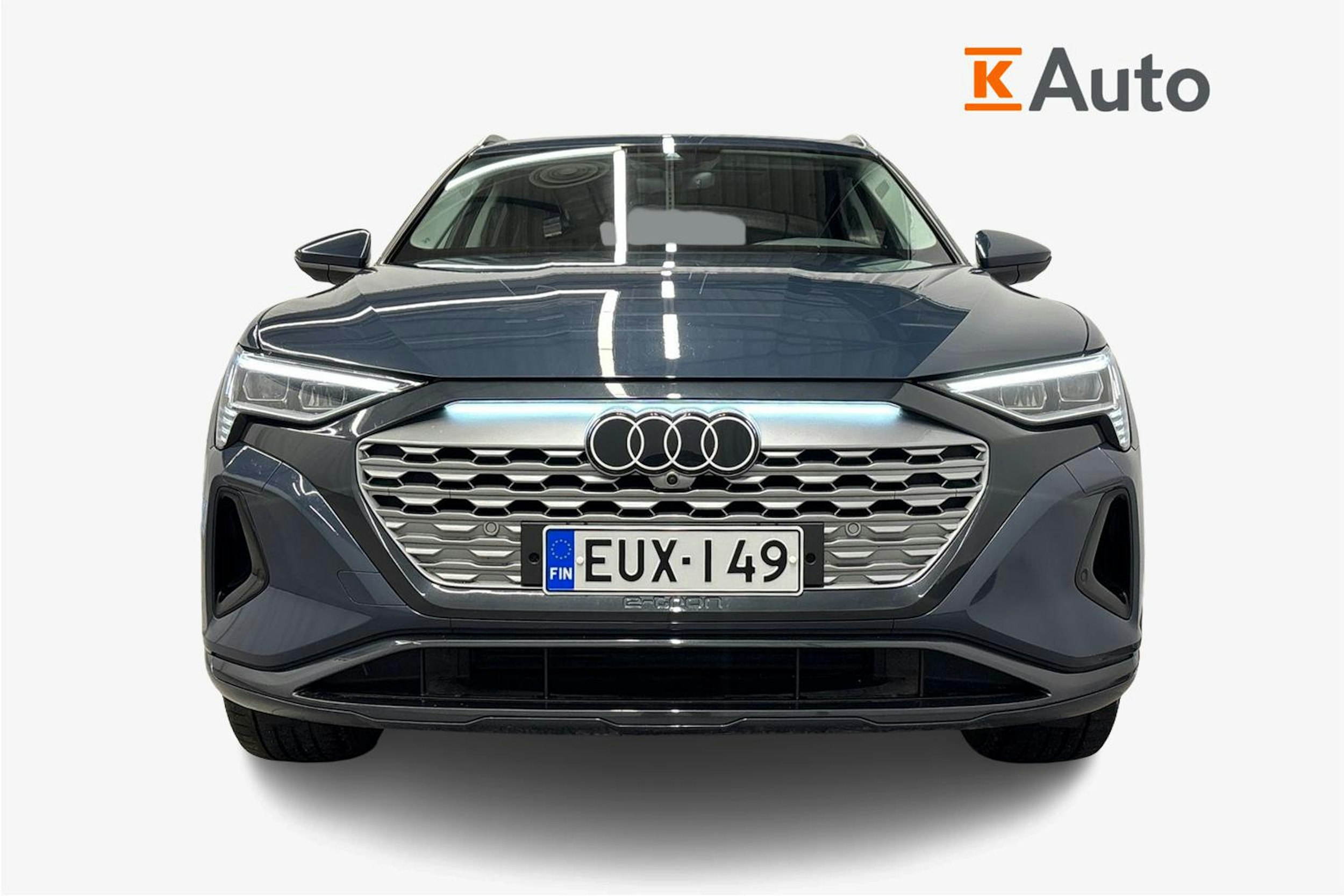 sininen Audi Q8 e-tron 2024 kuva 5.