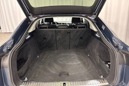 sininen Audi Q8 e-tron 2024 kuva 16.