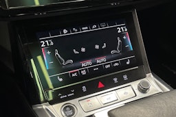 sininen Audi Q8 e-tron 2024 kuva 31.