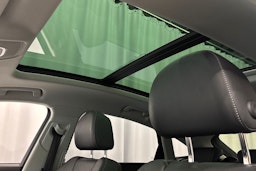 sininen Audi Q8 e-tron 2024 kuva 33.