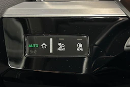 musta Audi Q8 e-tron 2024 kuva 18.