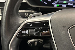 musta Audi Q8 e-tron 2024 kuva 22.