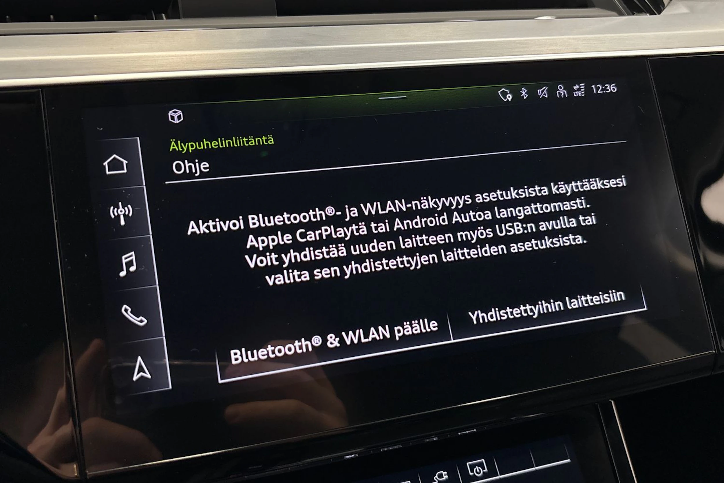 musta Audi Q8 e-tron 2024 kuva 24.