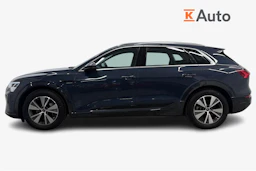 sininen Audi Q8 e-tron 2024 kuva 5.