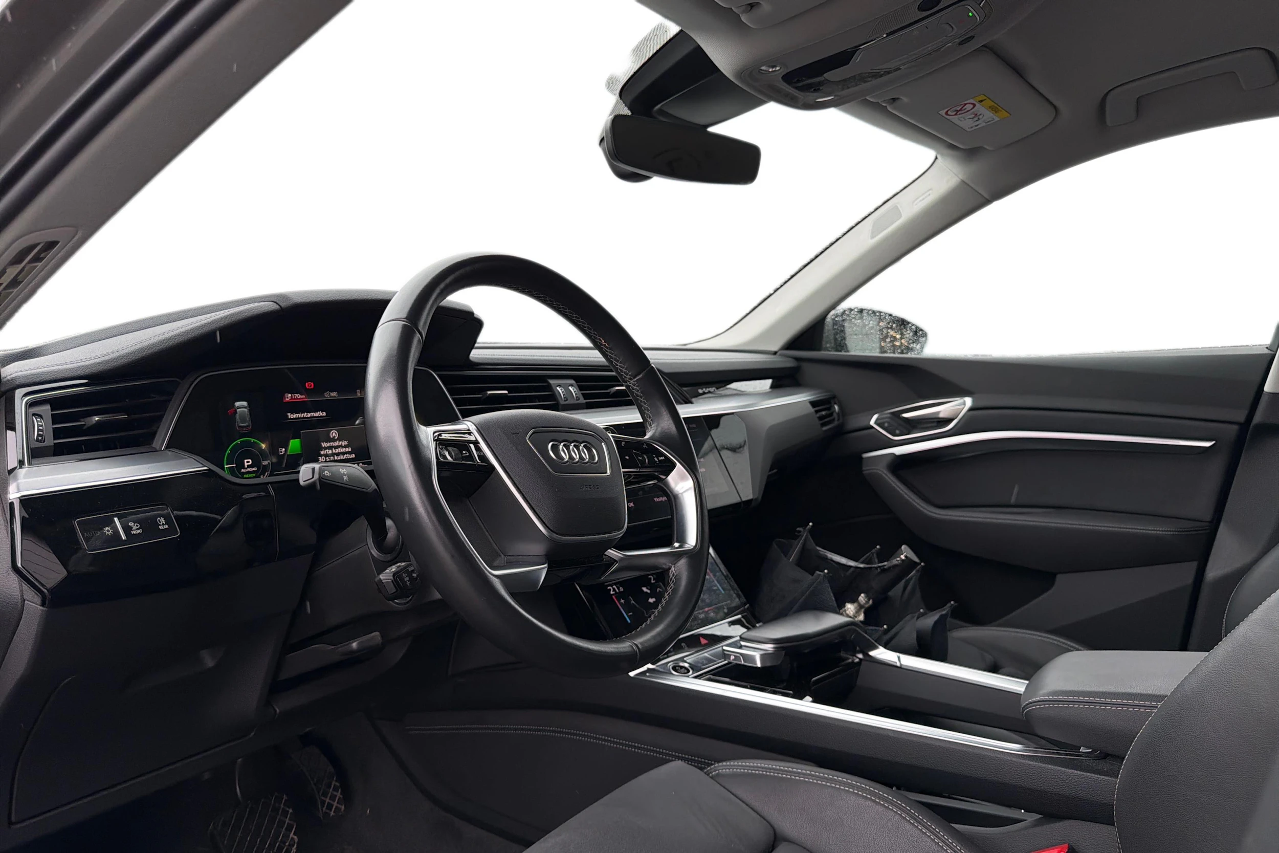 harmaa Audi Q8 e-tron 2024 kuva 3.