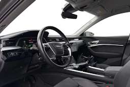 harmaa Audi Q8 e-tron 2024 kuva 3.