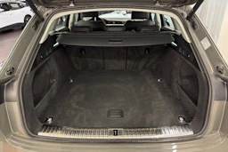 harmaa Audi Q8 e-tron 2024 kuva 11.