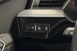 harmaa Audi Q8 e-tron 2024 kuva 21.