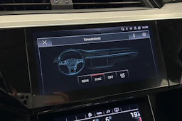 harmaa Audi Q8 e-tron 2024 kuva 26.
