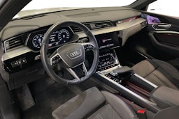 met. valkoinen Audi Q8 e-tron 2024 kuva 7.