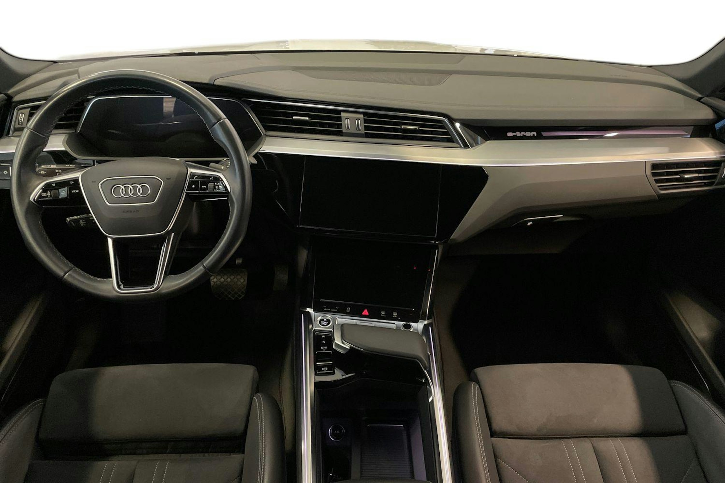 met. valkoinen Audi Q8 e-tron 2024 kuva 9.