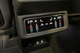 met. valkoinen Audi Q8 e-tron 2024 kuva 15.