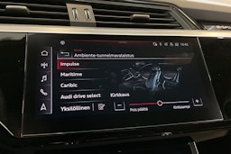 met. valkoinen Audi Q8 e-tron 2024 kuva 26.