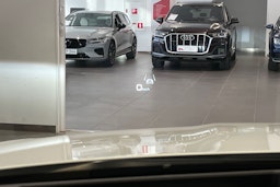 met. valkoinen Audi Q8 e-tron 2024 kuva 27.