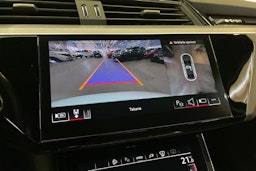 met. valkoinen Audi Q8 e-tron 2024 kuva 28.