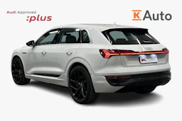 valkoinen Audi Q8 e-tron 2024 kuva 2.
