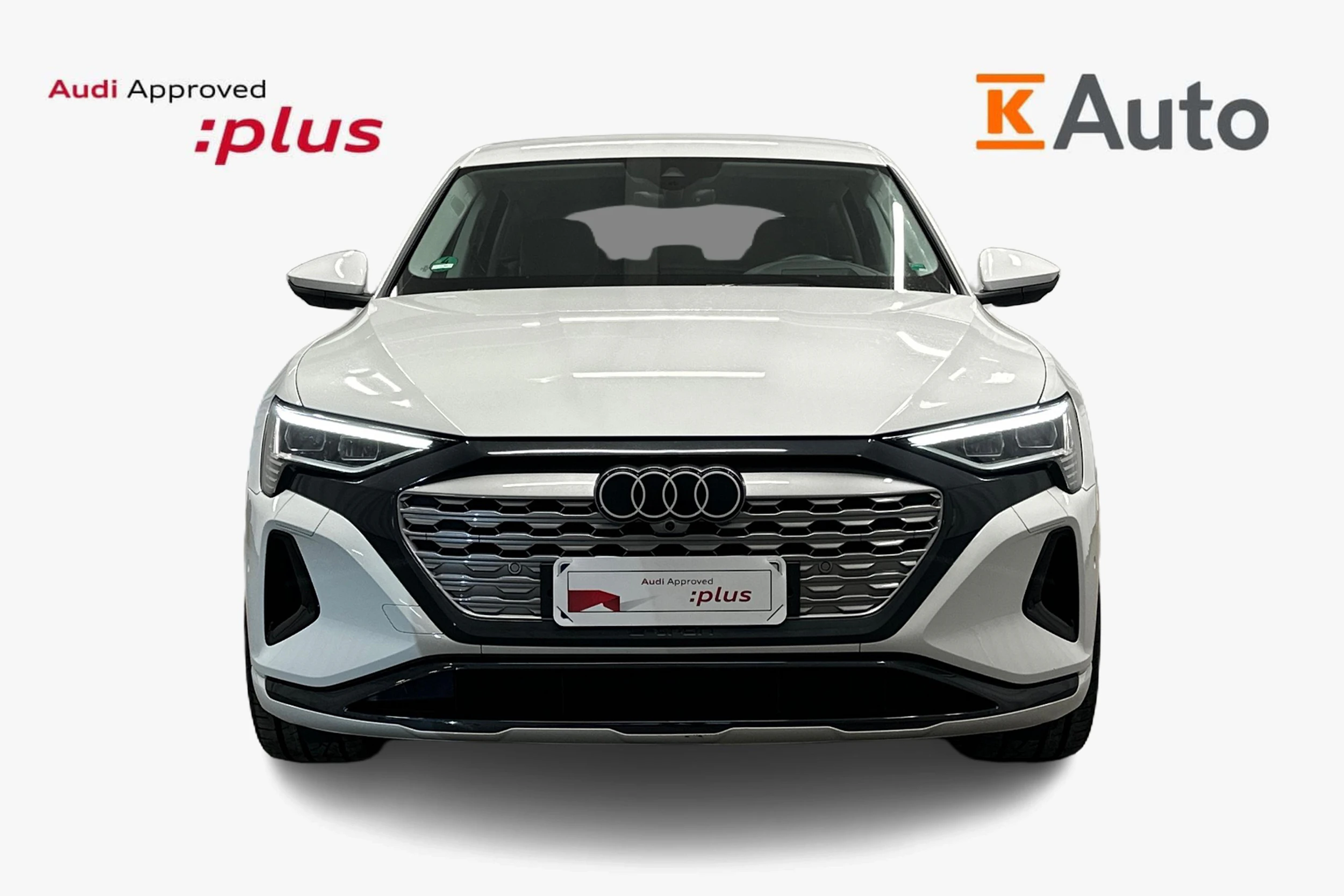 valkoinen Audi Q8 e-tron 2024 kuva 4.