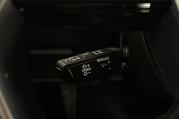 valkoinen Audi Q8 e-tron 2024 kuva 19.