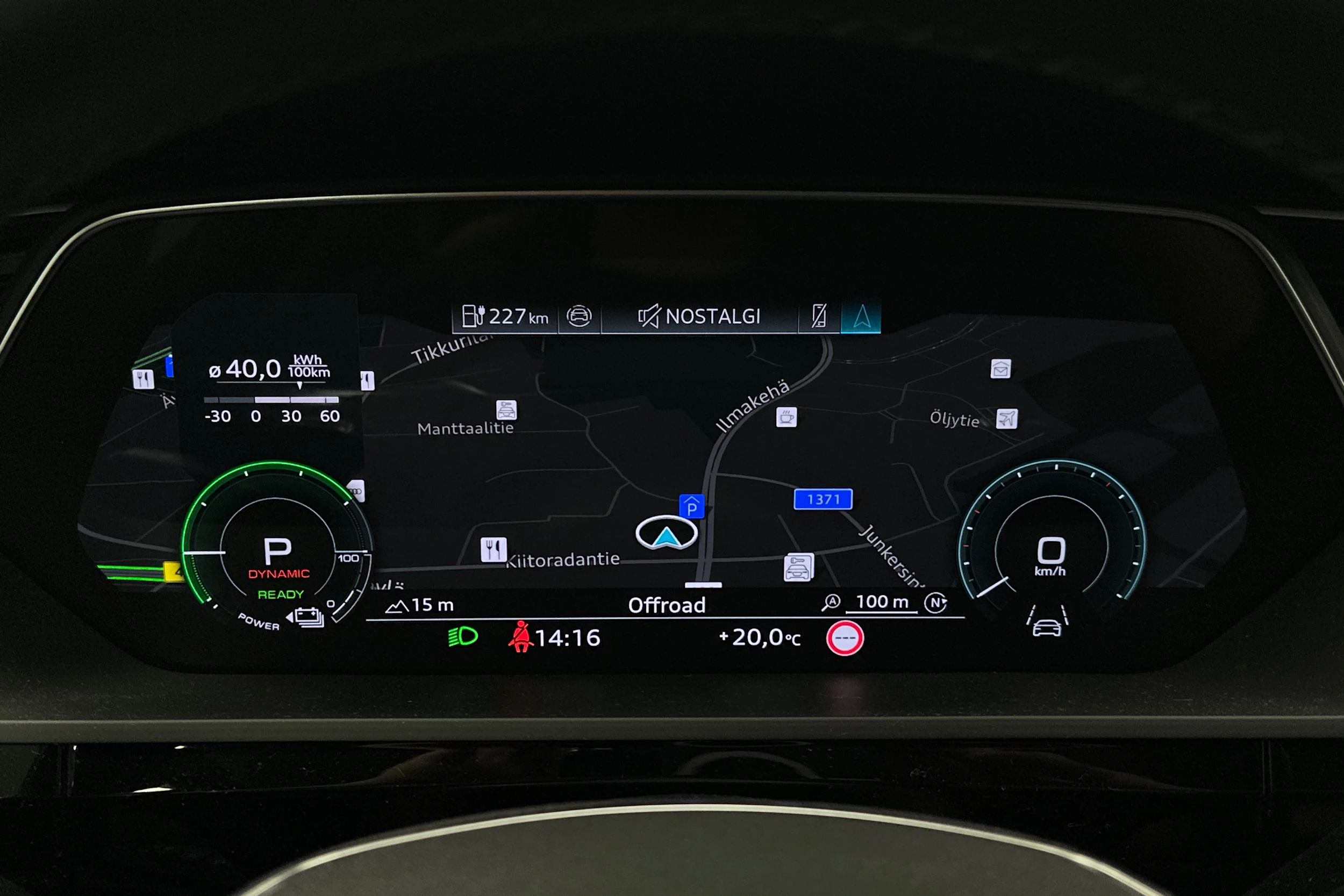 valkoinen Audi Q8 e-tron 2024 kuva 20.