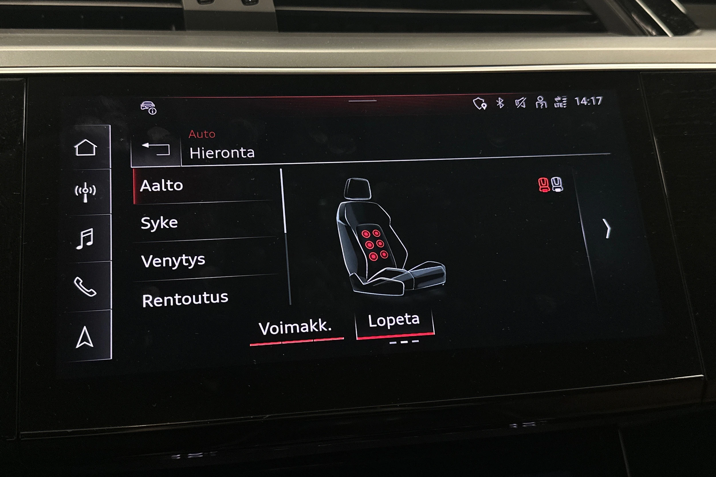 valkoinen Audi Q8 e-tron 2024 kuva 25.
