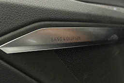 valkoinen Audi Q8 e-tron 2024 kuva 33.
