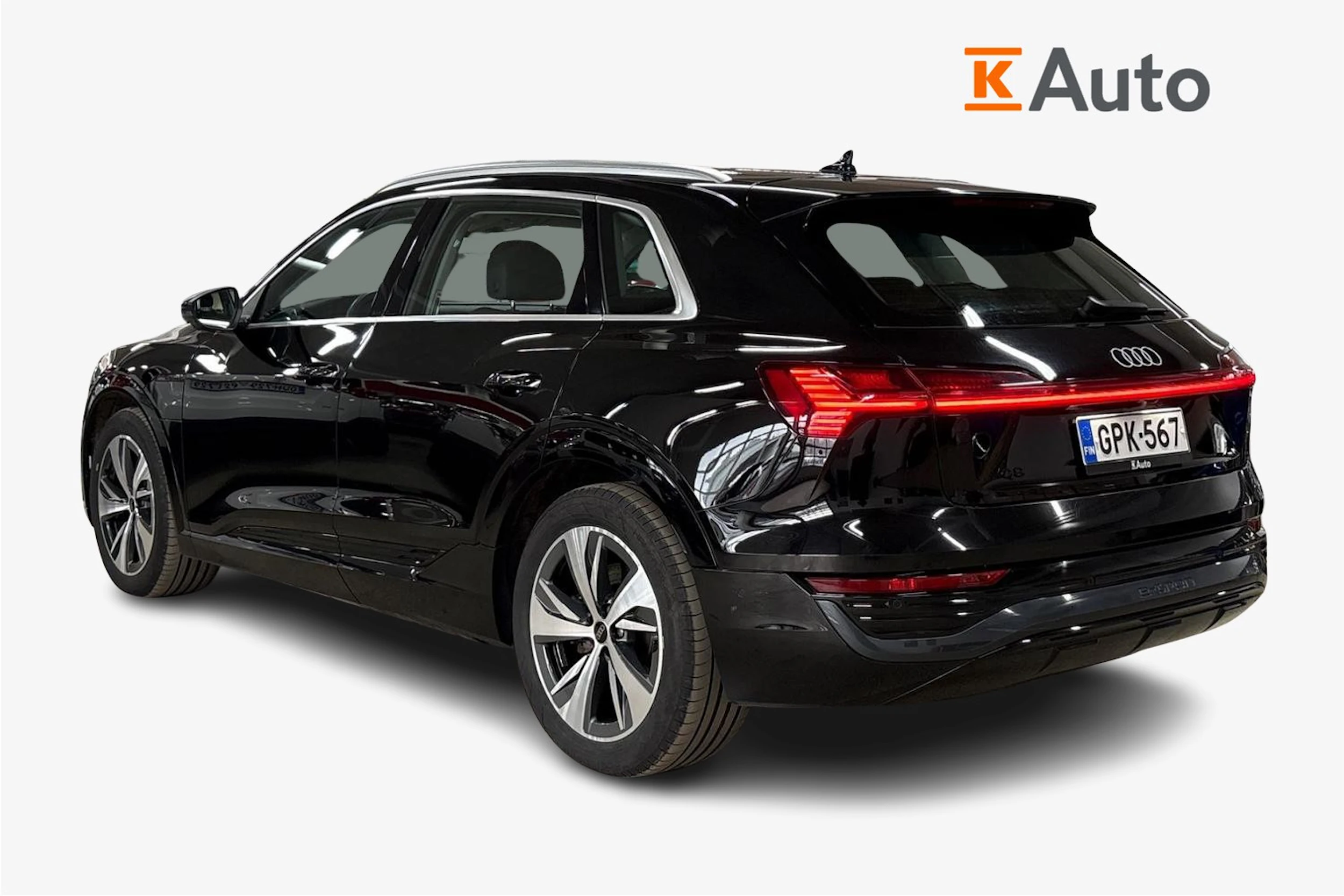 Musta Audi Q8 e-tron 2024 kuva 2.